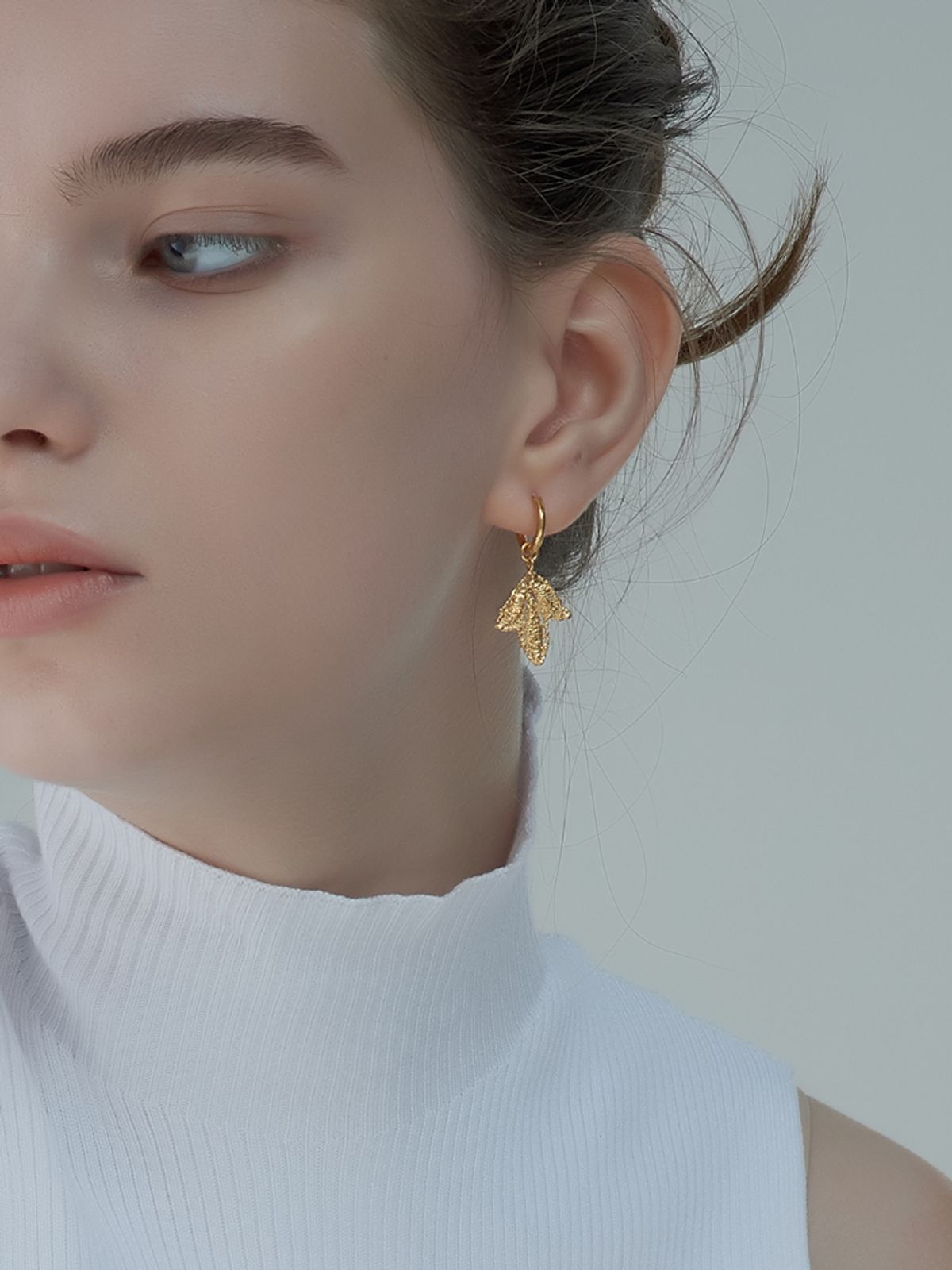 엘리오나(ELYONA) Fig Pendant Earrings