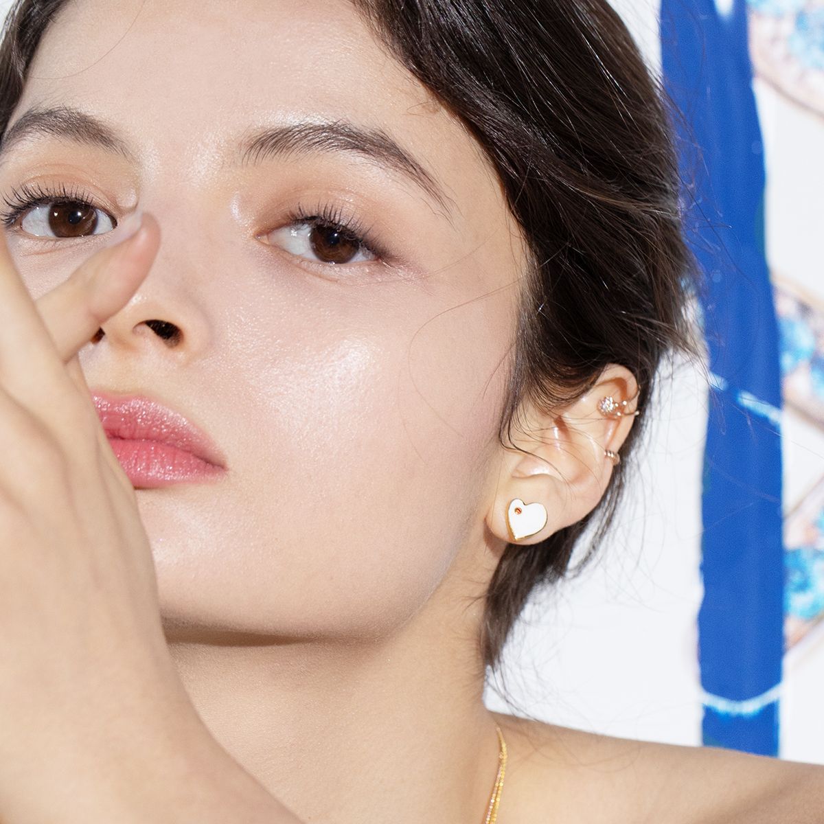 매즈믹(MEZMIC) 925 스털링 실버 매즈믹 하트 귀걸이_화이트