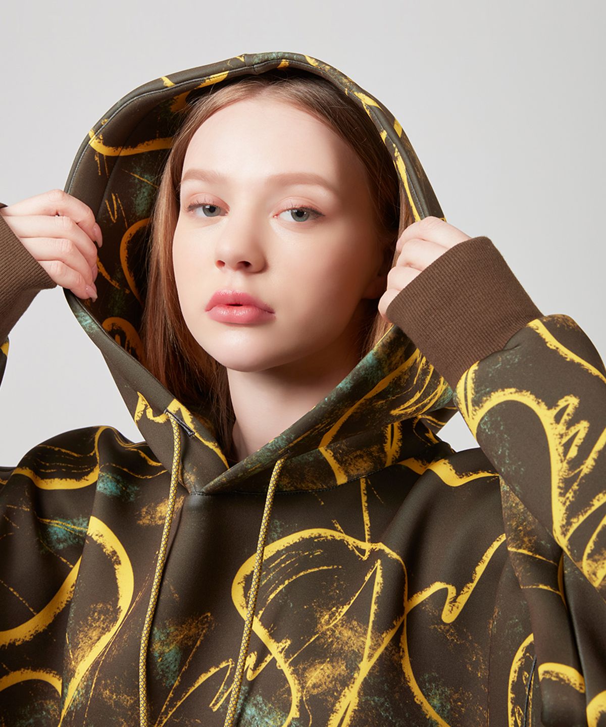 에스에스큐알(SSQR) Unisex Printed Neoprene Hooded Sweatshirt DAHD_Brown