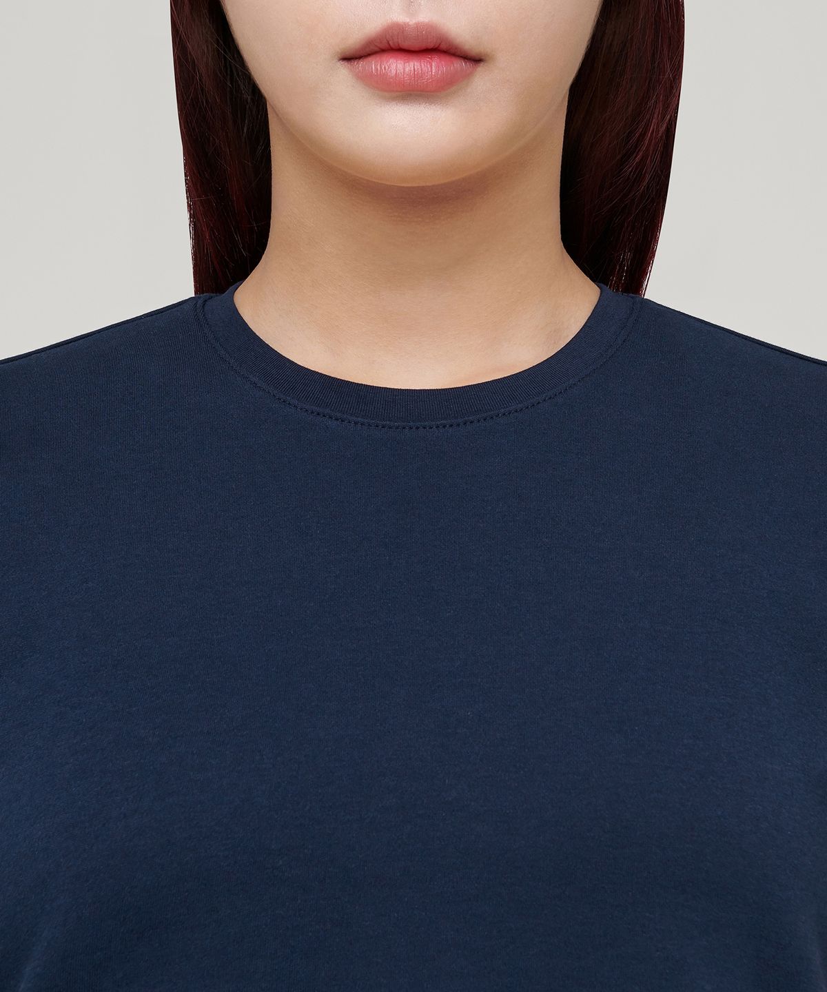 무신사 스탠다드 우먼(MUSINSA STANDARD WOMAN) 우먼즈 크루 넥 크롭 티셔츠 [네이비]