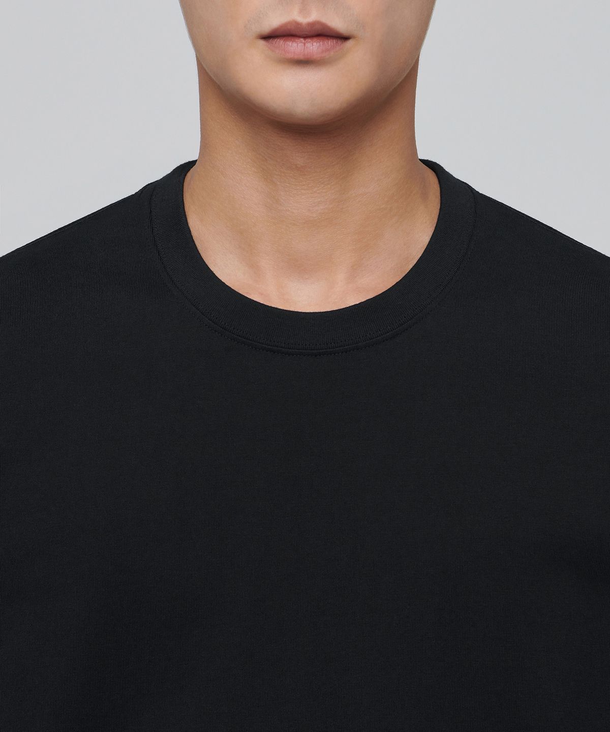 무신사 스탠다드(MUSINSA STANDARD) 헤비웨이트 릴렉스드 크루 넥 긴소매 티셔츠 [블랙]