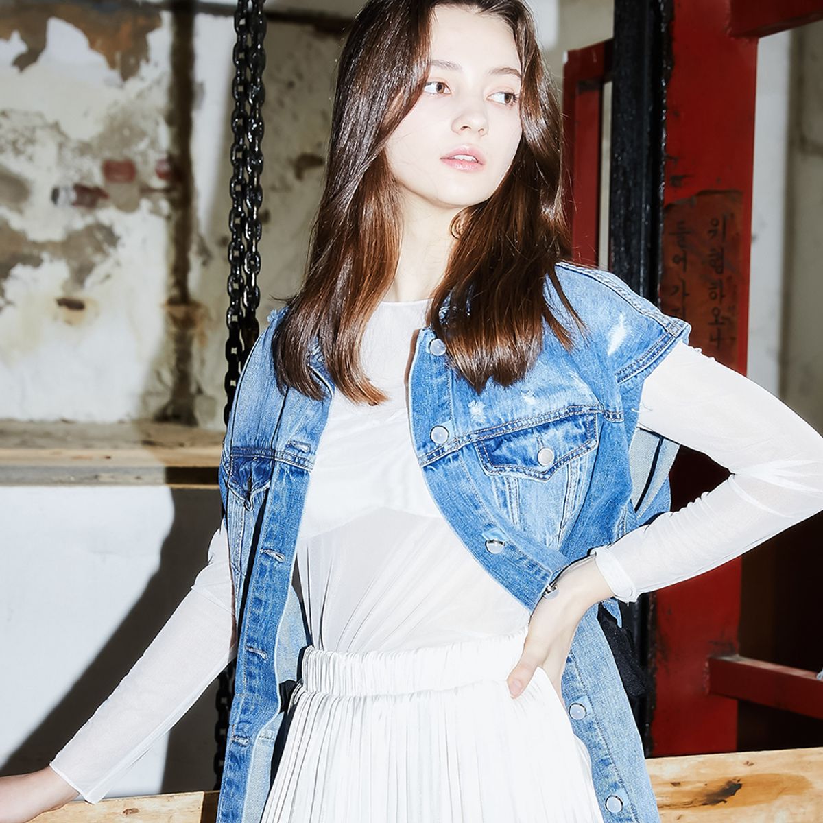 쏘리, 투 머치 러브(SORRY, TOO MUCH LOVE) Bustier Detail See-Through Top_White