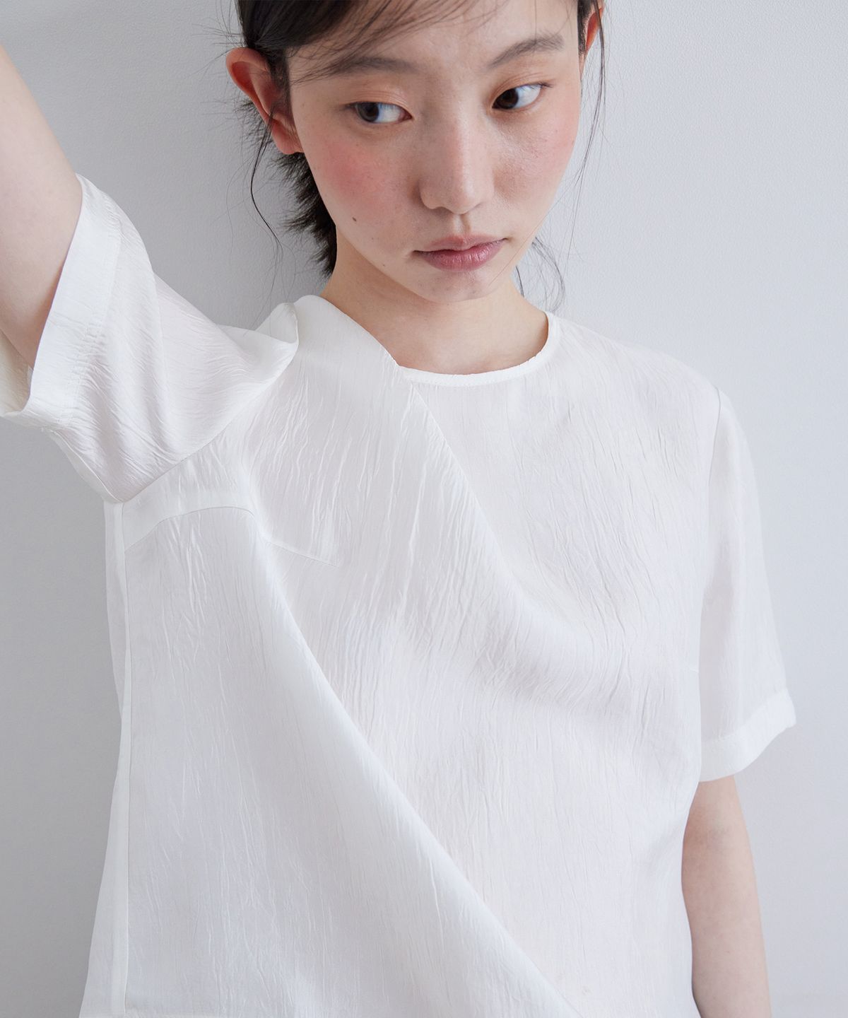 스텝어라운드(STEP AROUND) CRACK HALF SLEEVES BLOUSE_WHITE