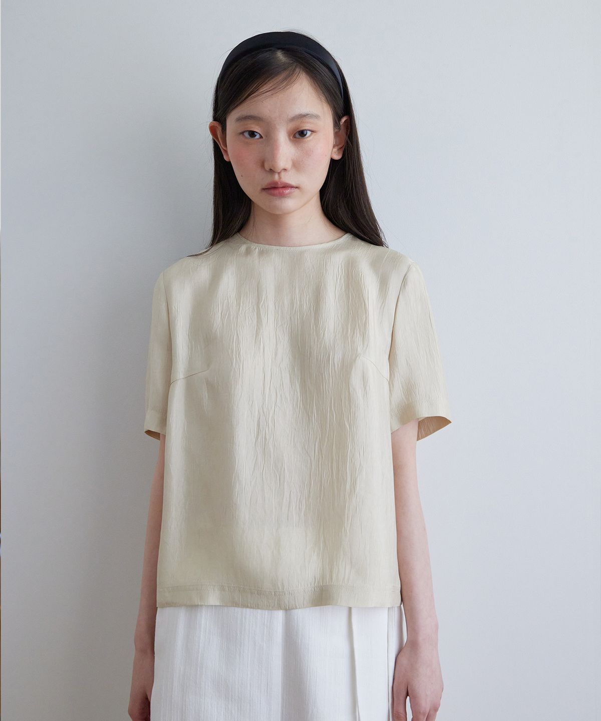 스텝어라운드(STEP AROUND) CRACK HALF SLEEVES BLOUSE_BEIGE