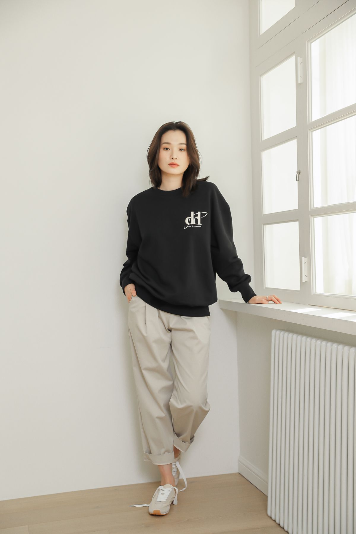 디어드(DEARD) 디어드 웨이브 스웻셔츠 / 블랙