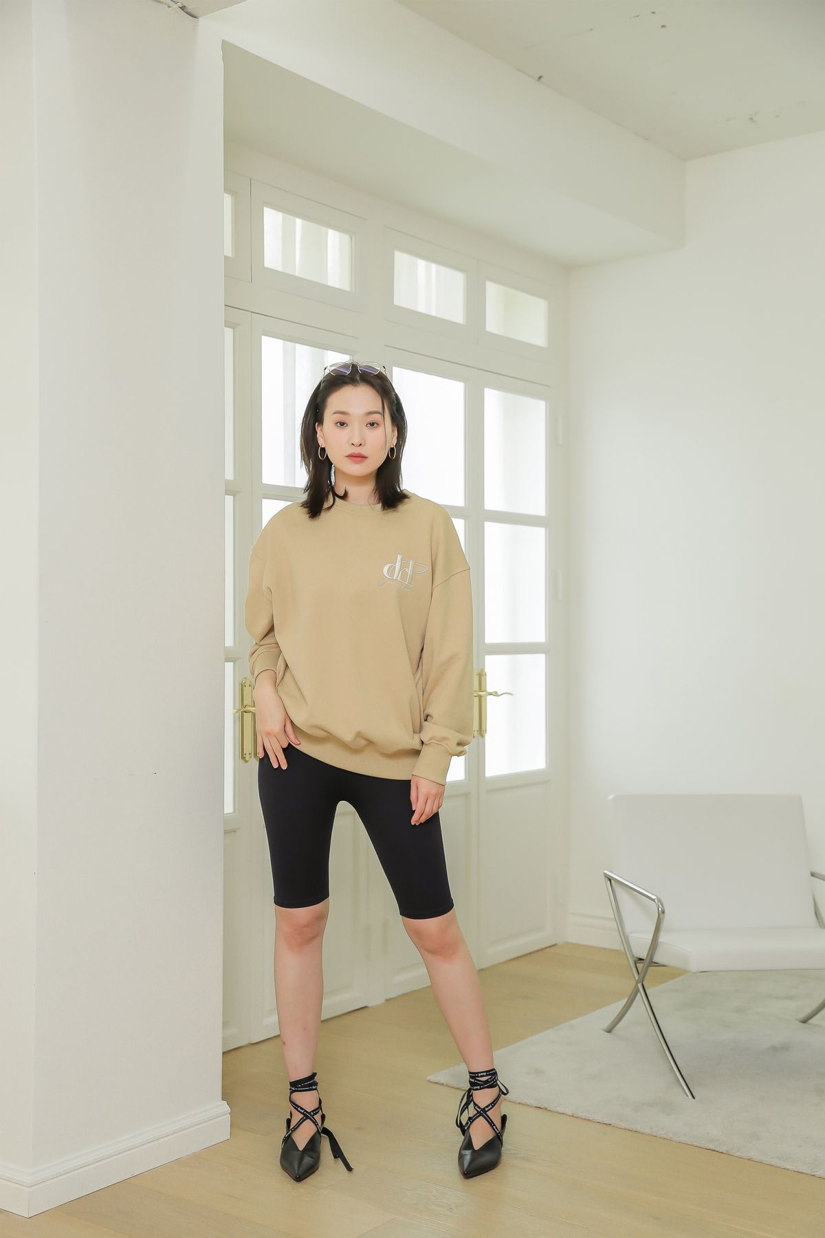 디어드(DEARD) 디어드 웨이브 스웻셔츠 / 샌드베이지