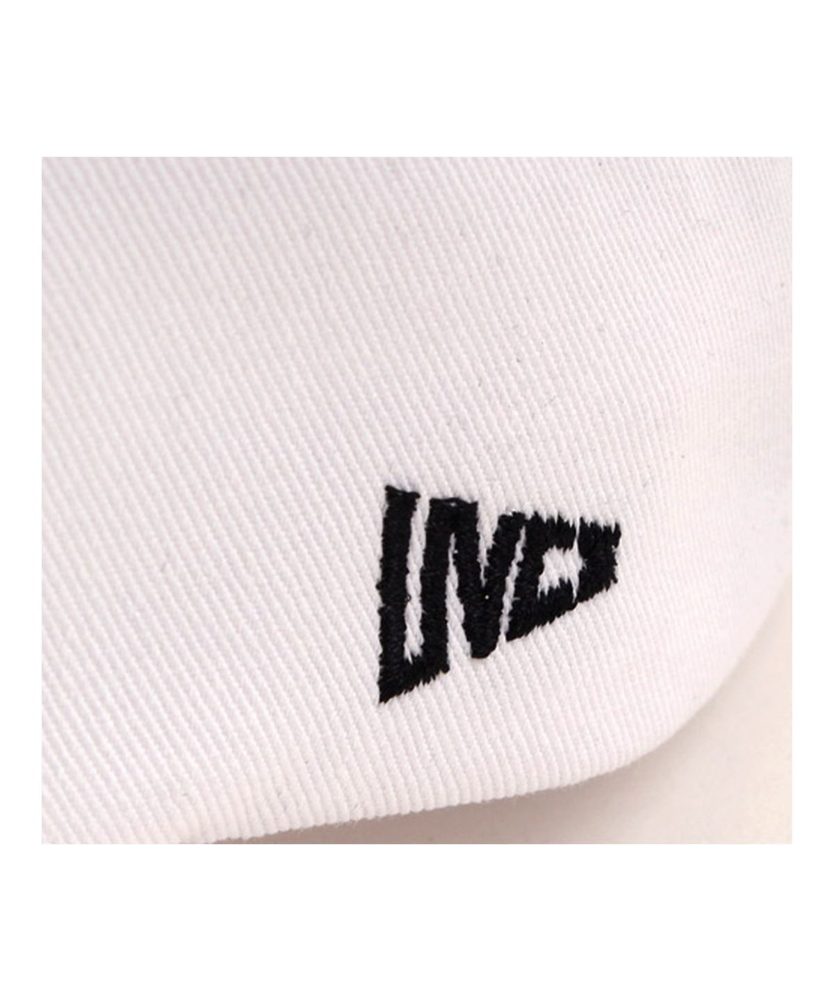 유니버셜 케미스트리(UNIVERSAL CHEMISTRY) BK Bar White Low Ballcap 로우볼캡