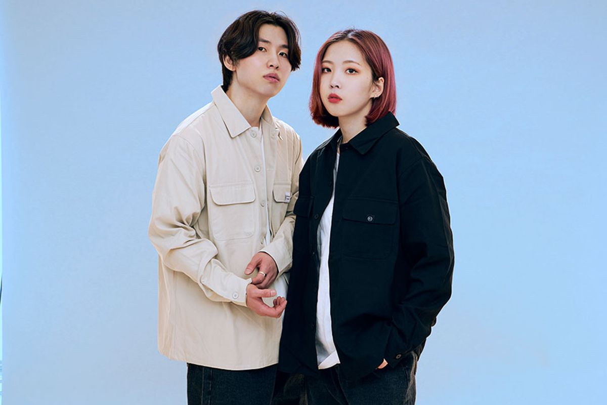 어퍼스트로피 콤마(APOSTROPHE COMMA) C로고 라벨 코튼 포켓 셔츠 자켓 (블랙)