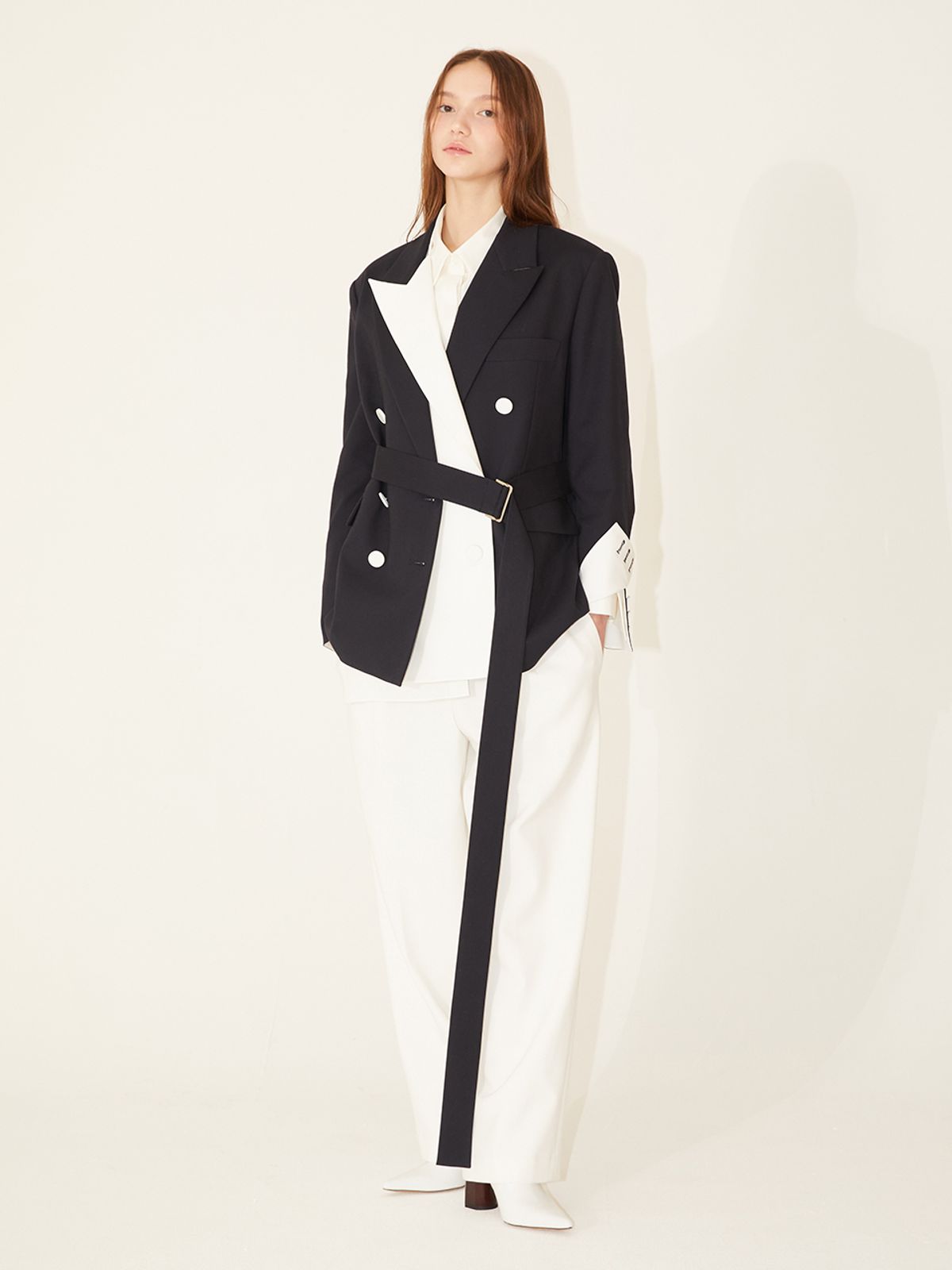 르이엘(LE YIEL) Tuck Detail Long Pants_Ivory 턱 디테일 롱 팬츠_아이보리