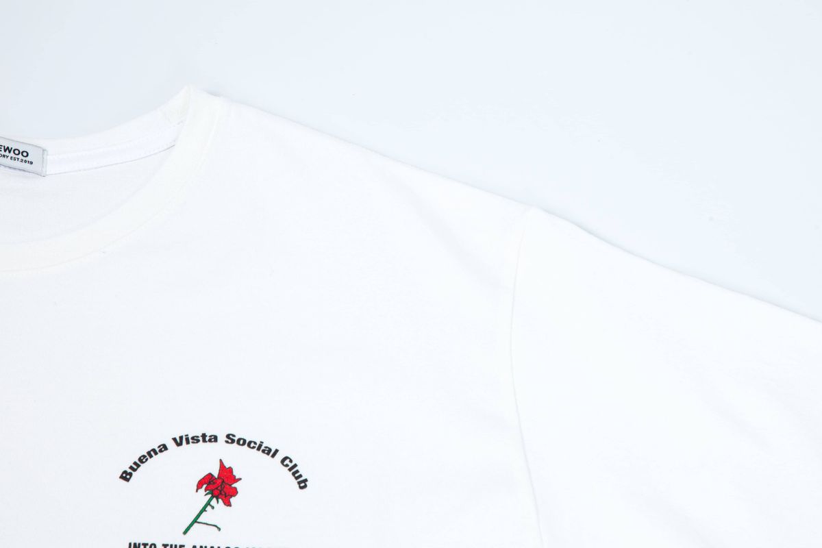태우(TAEWOO) Havana social club t-shirt White