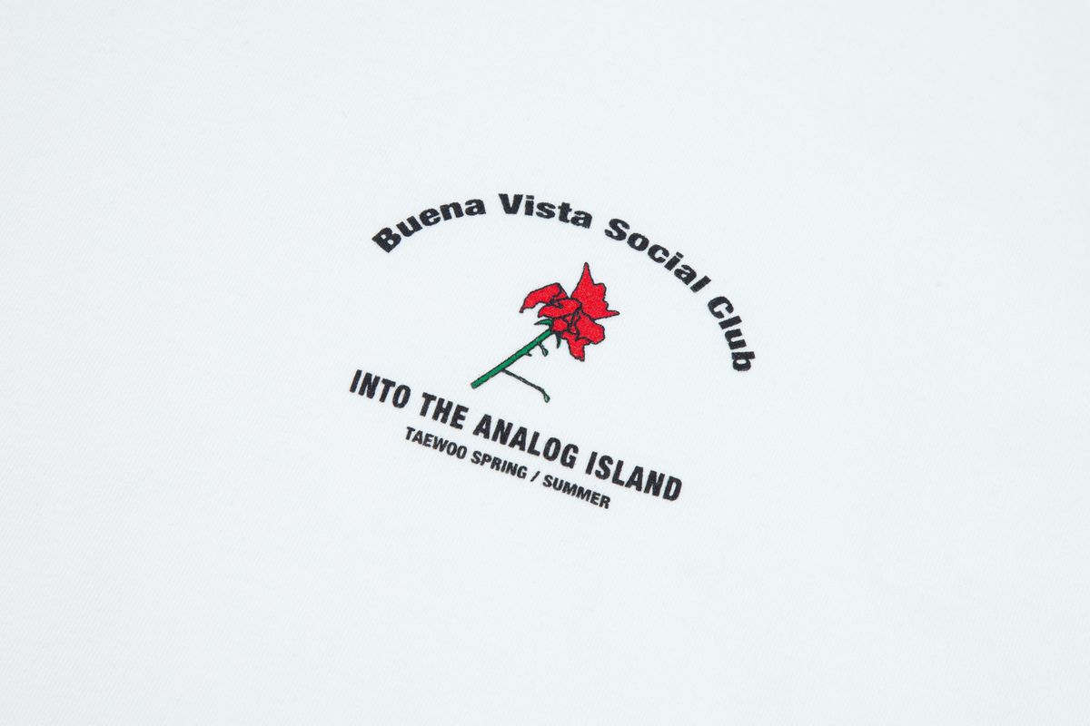 태우(TAEWOO) Havana social club t-shirt White