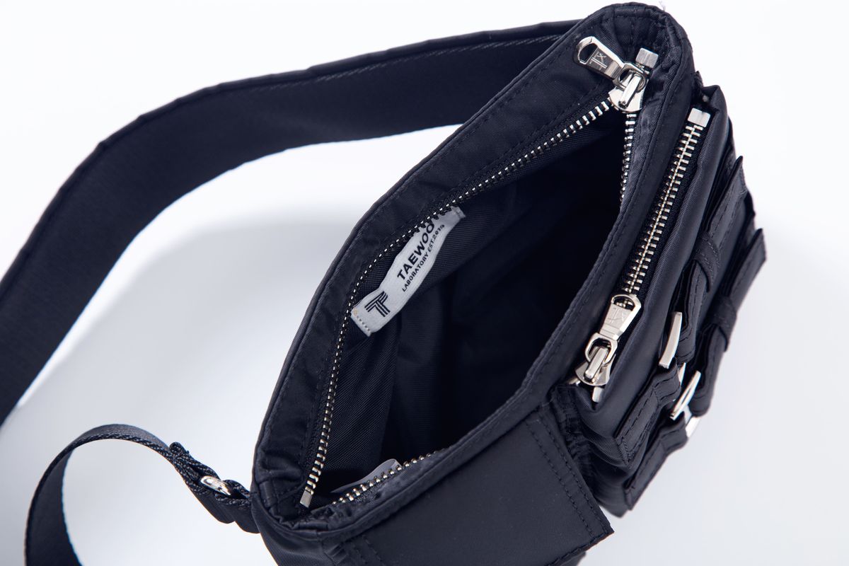 태우(TAEWOO) Double belted cross Bag