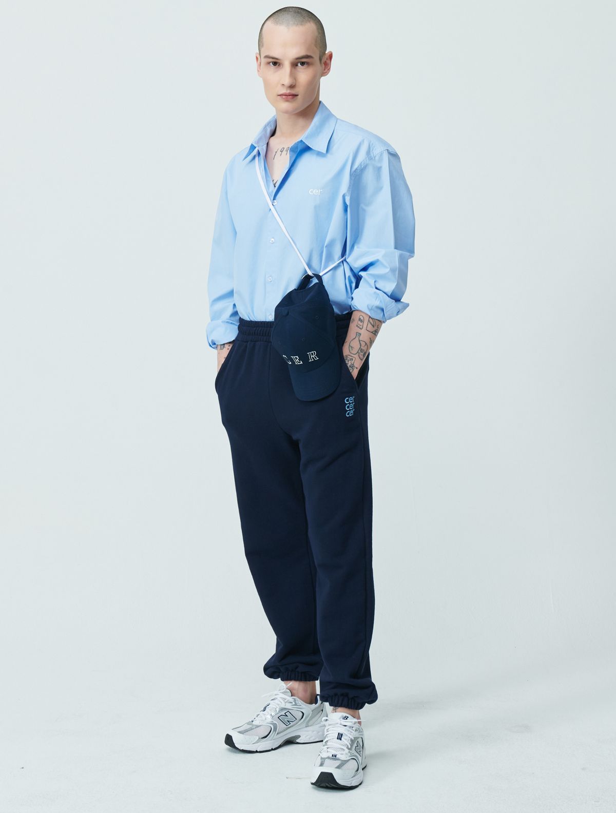 씨이알(CER) 트리플 로고 조거 팬츠 (네이비)