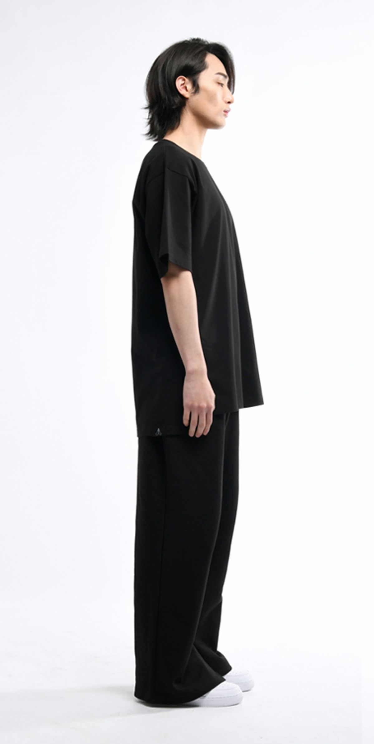 블랙스미(BLEXXME) ORIGINAL LOGO OVERSIZE FIT SLIT T-SHIRT BLACK