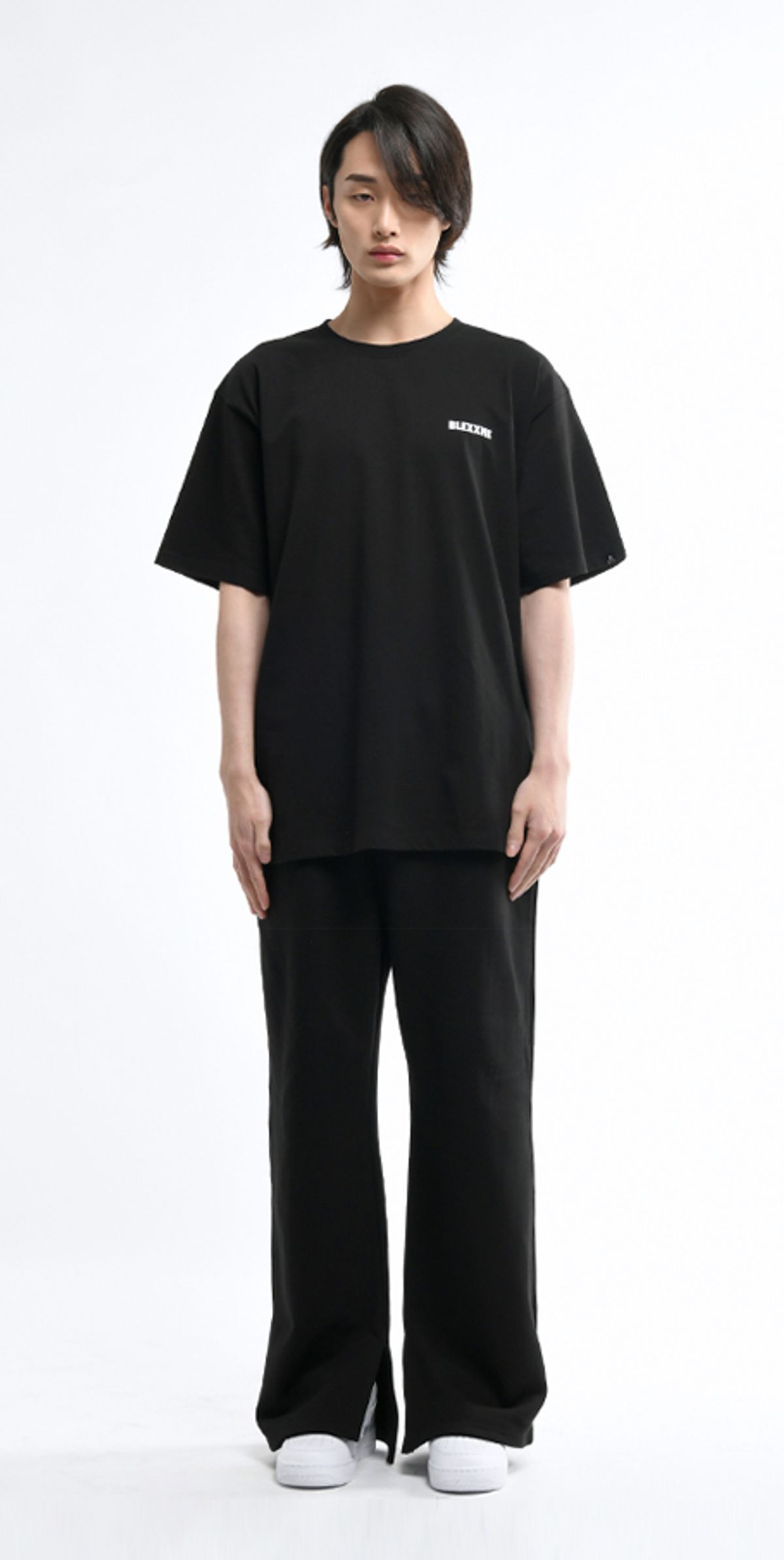 블랙스미(BLEXXME) ORIGINAL LOGO OVERSIZE FIT SLIT T-SHIRT BLACK