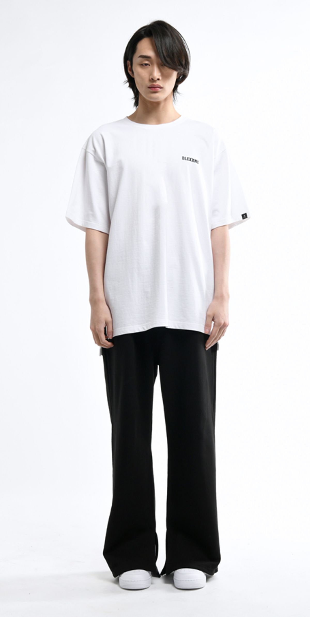 블랙스미(BLEXXME) ORIGINAL LOGO OVERSIZE FIT SLIT T-SHIRT WHITE