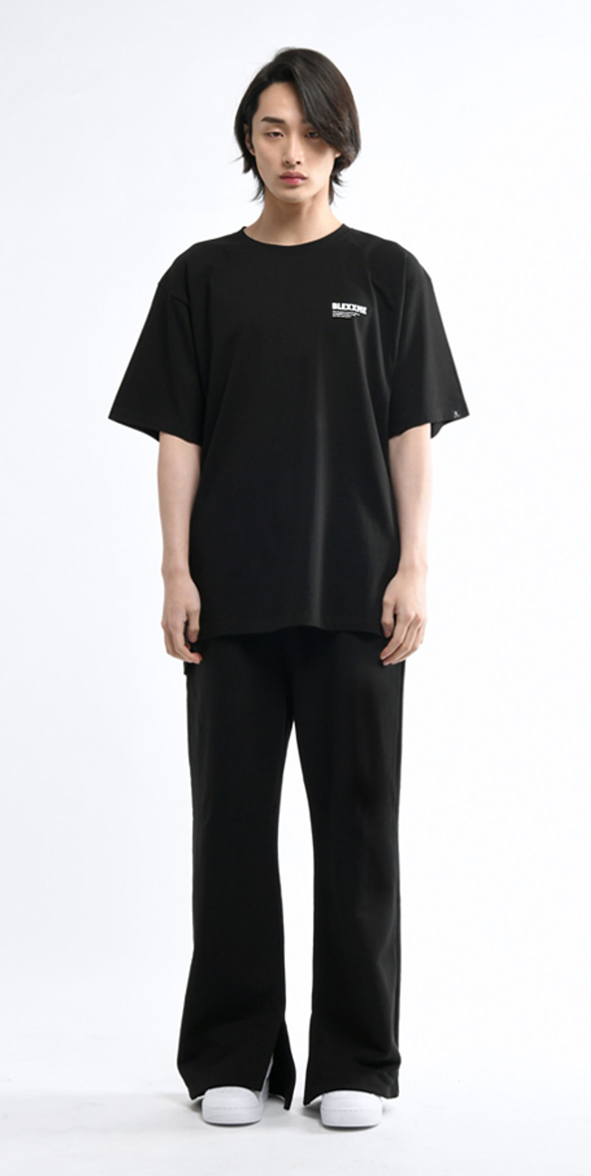 블랙스미(BLEXXME) LETTERING OVERSIZE FIT SLIT T-SHIRT BLACK