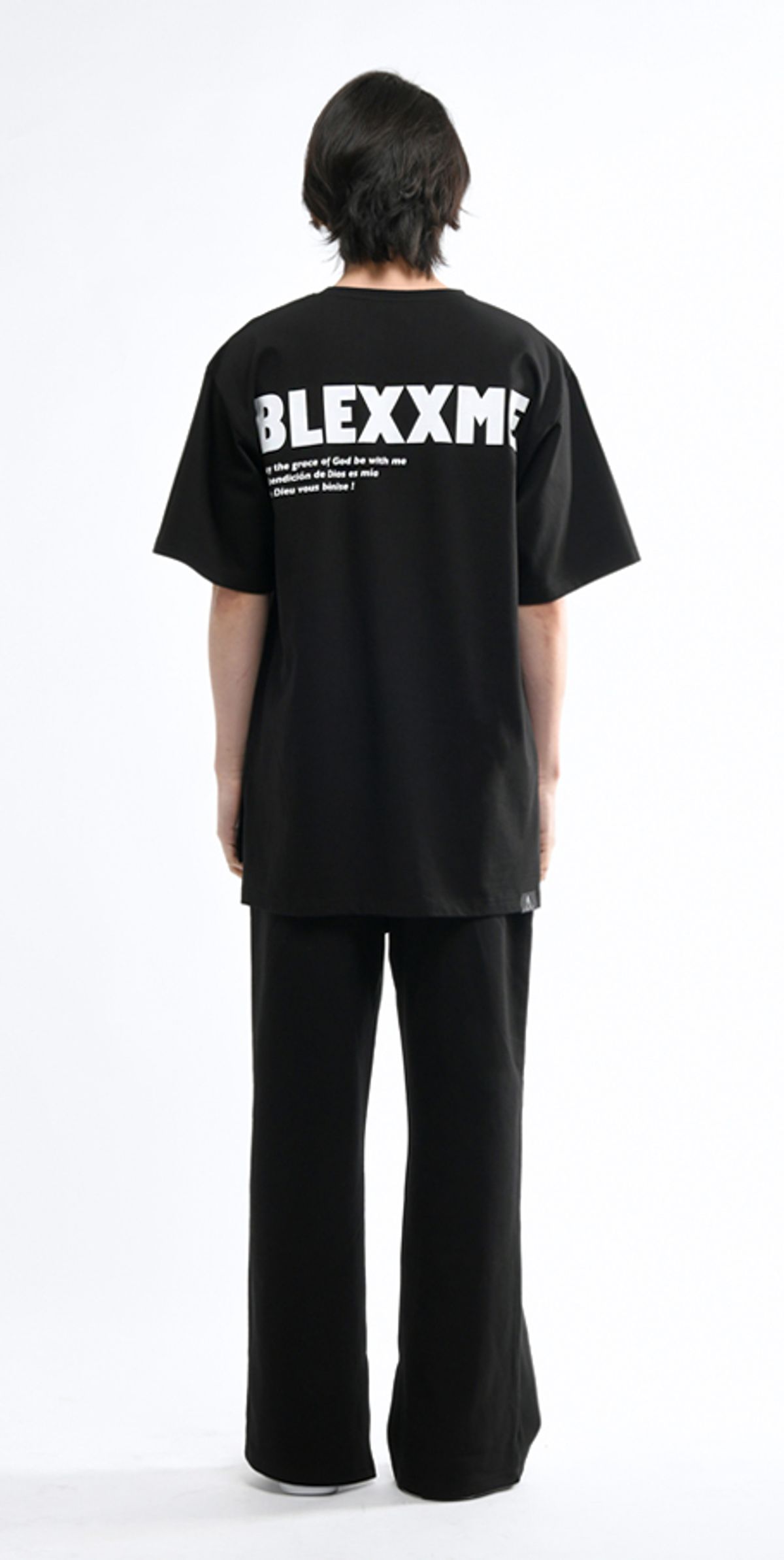블랙스미(BLEXXME) ONLYILOVE OVERSIZE FIT SLIT T-SHIRT BLACK