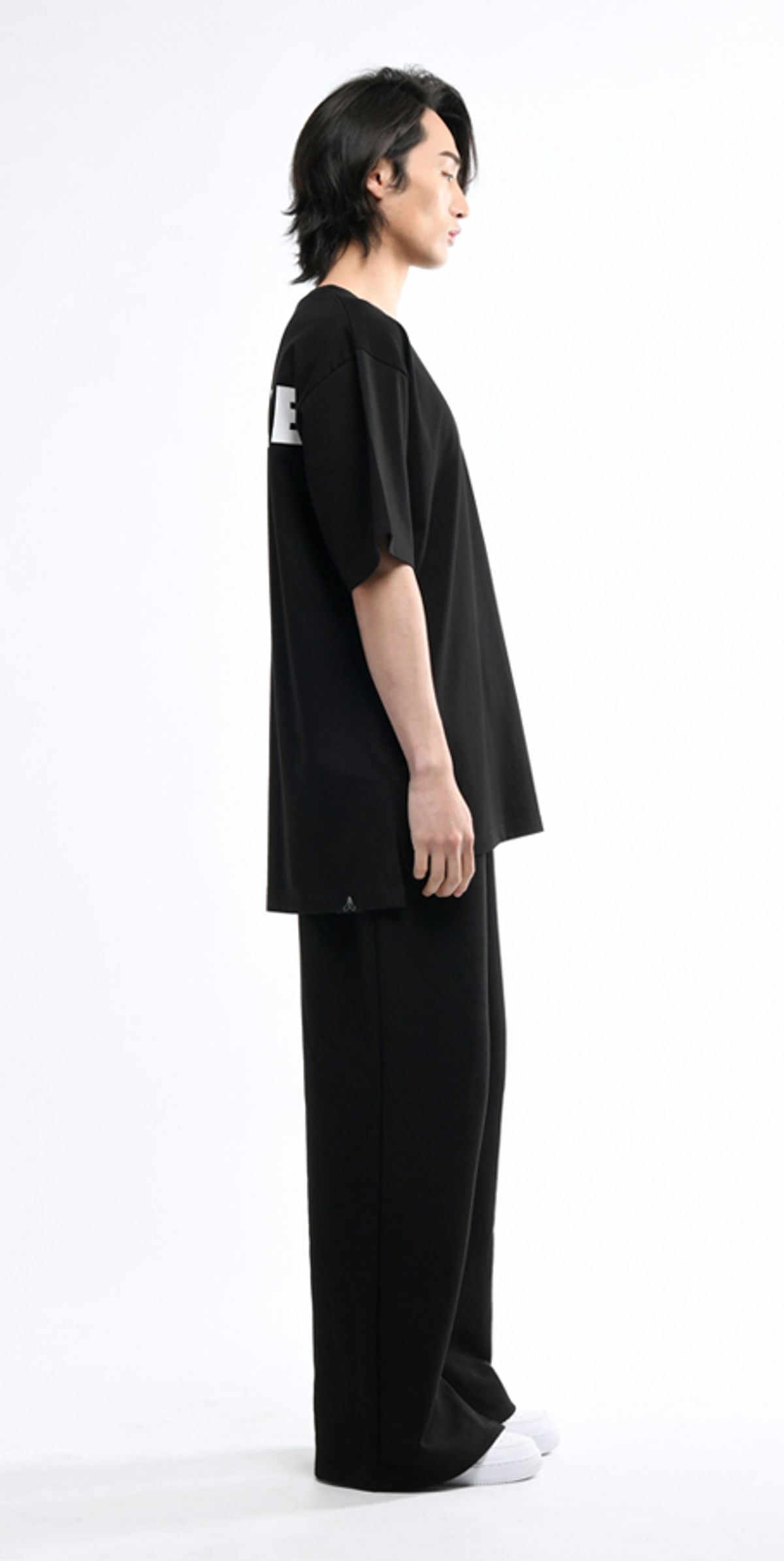 블랙스미(BLEXXME) ONLYILOVE OVERSIZE FIT SLIT T-SHIRT BLACK