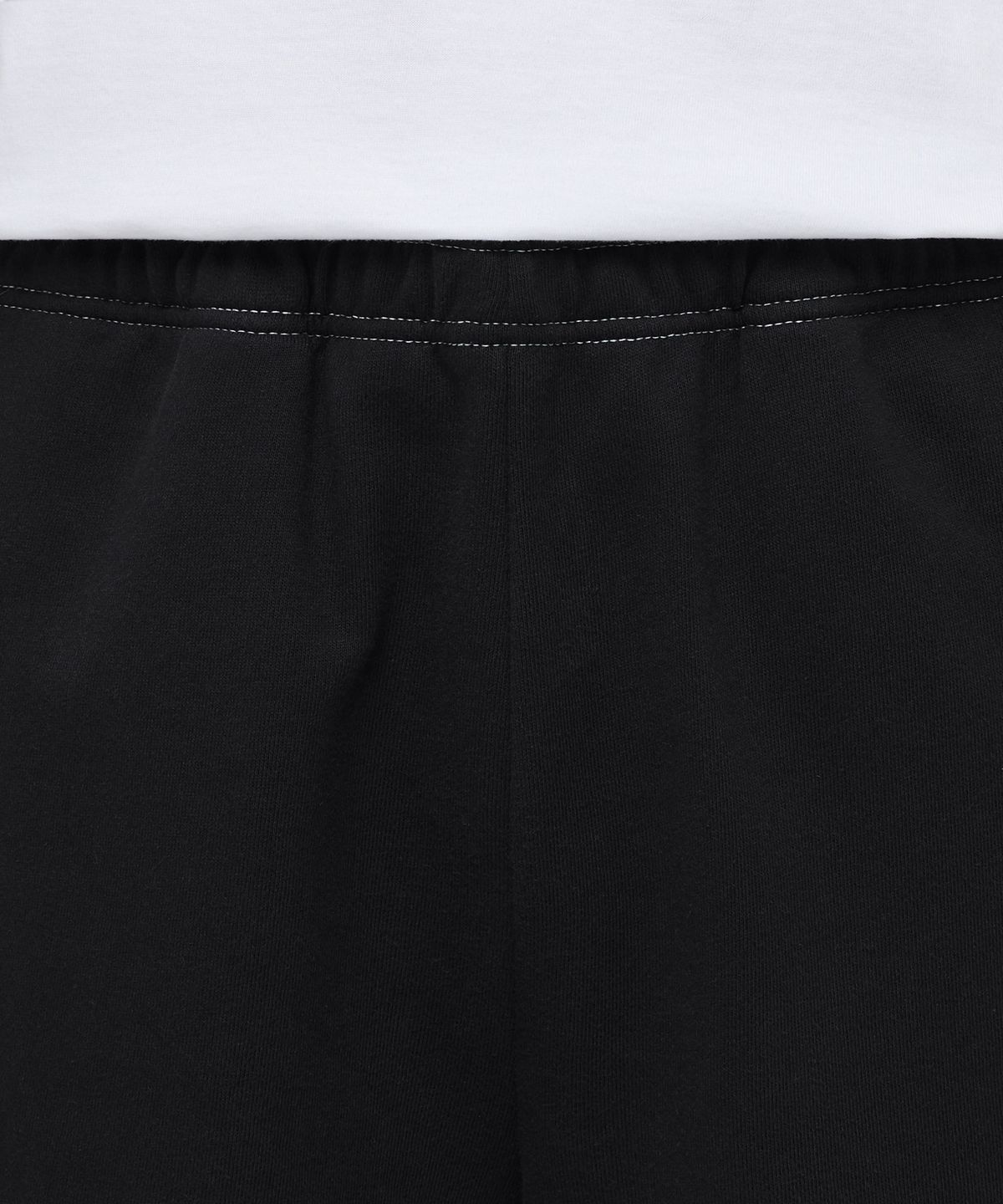 무신사 스탠다드(MUSINSA STANDARD) 콘트라스트 스티치 스웨트 쇼츠 [블랙]