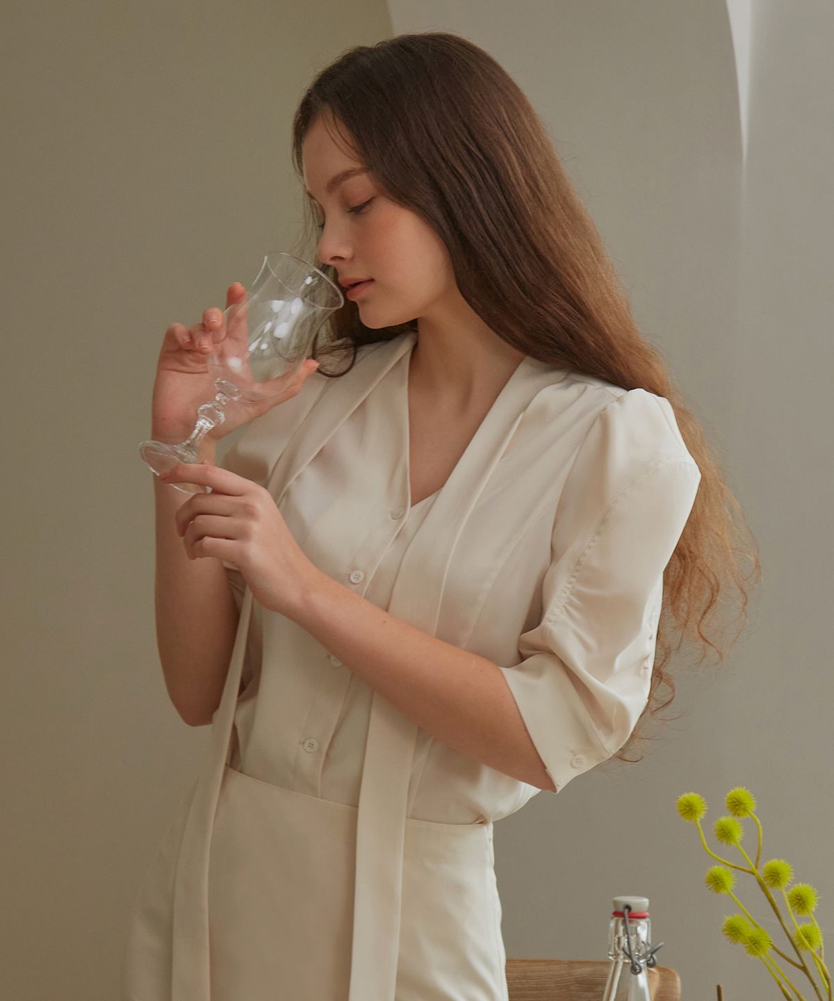 포지티브 바이브(POSITIVE VIBE) STELLA Bow collar shirt blouse with voluminious short sleeve detail(Butter Cream)