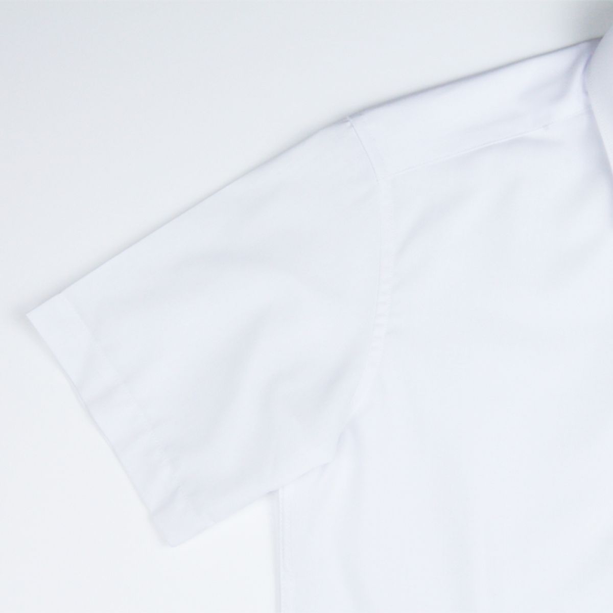더셔츠스튜디오(THE SHIRTS STUDIO) 화이트 슬림핏 레이온 혼방 솔리드  반팔셔츠