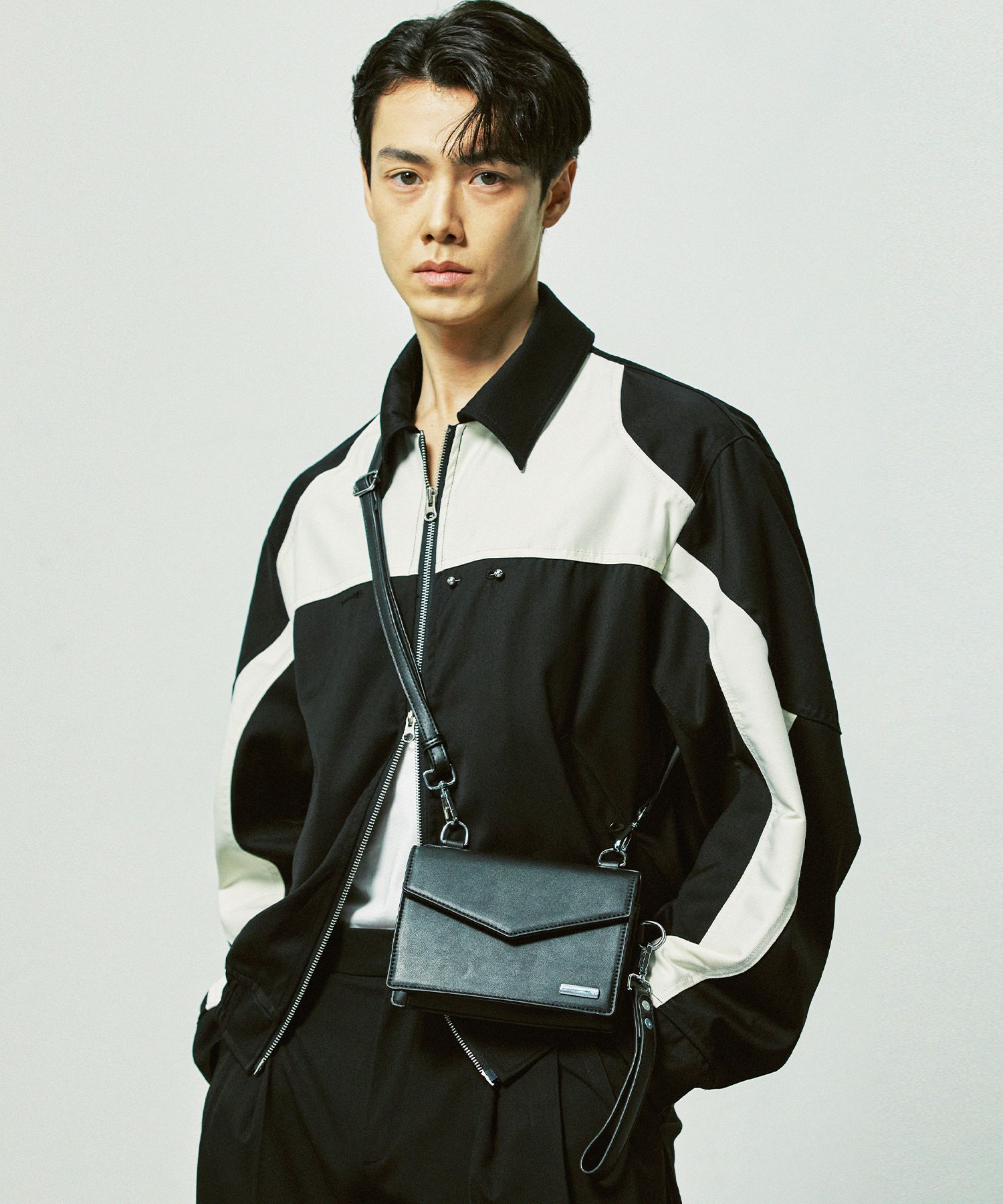 MUSINSA | SSY Chelsea Square Leather Minimal Bag Black