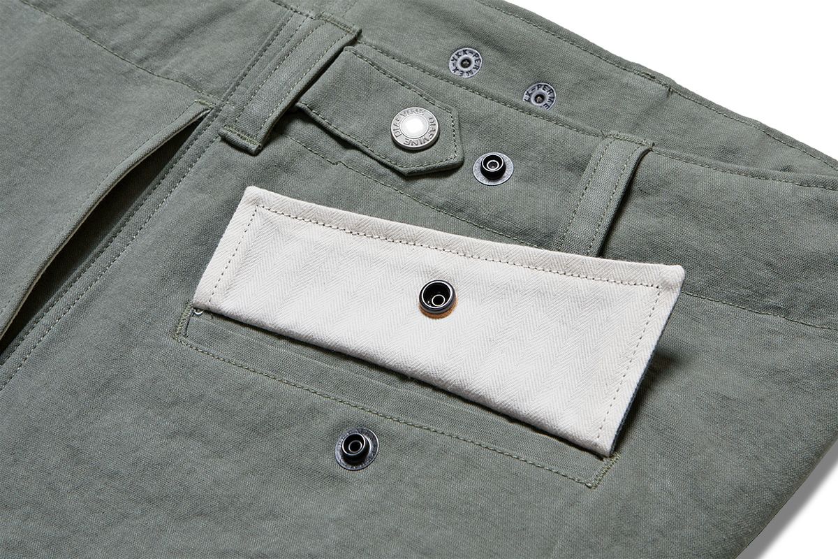 디아프바인(DIAFVINE) DV.LOT 640 Utility Shorts -ASH KHAKI-