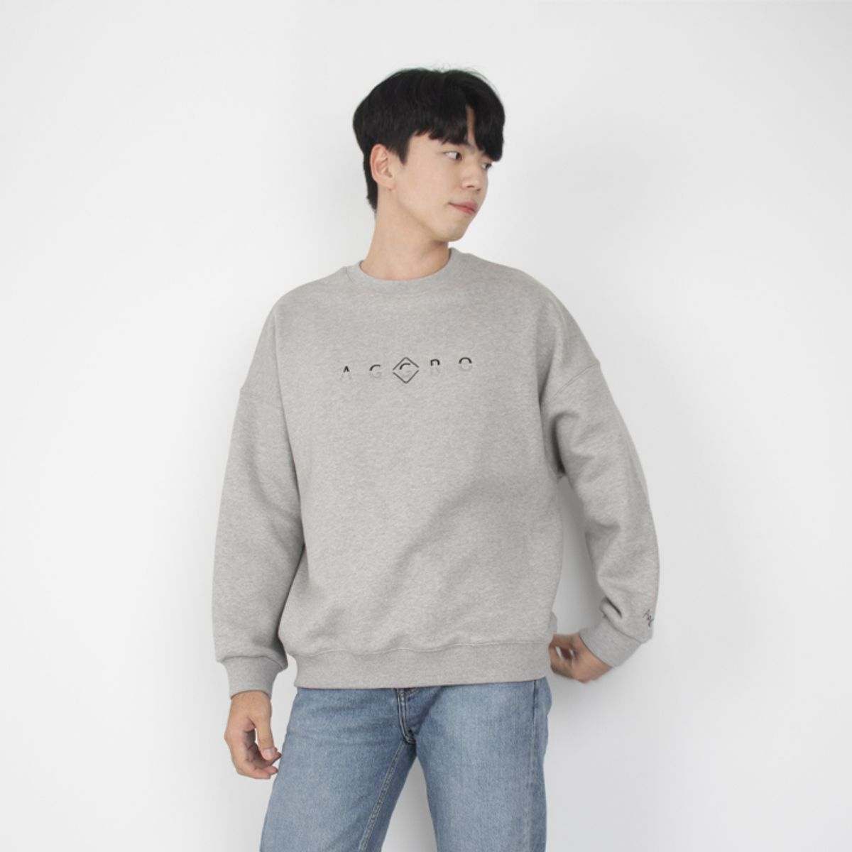 어그로(AGGRO) 마일드 맨투맨 GRAY