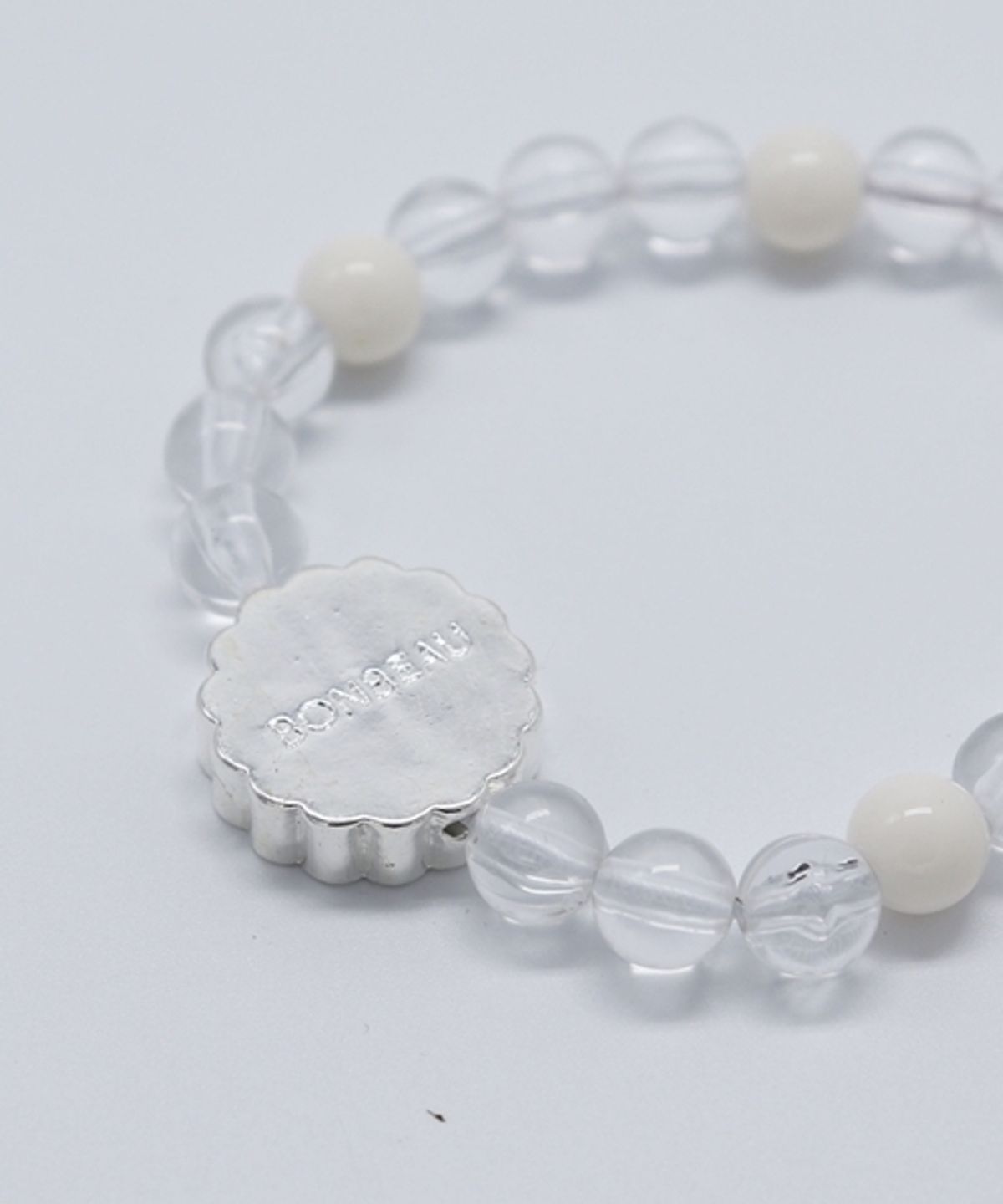 봉보(BONBEAU) Kitsch daisy acrylic Bracelet 브라스 데이지 투명 볼 팔찌