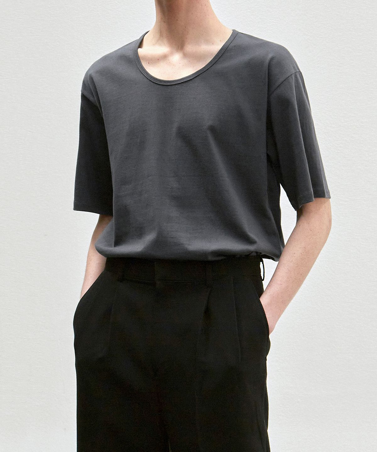 닉앤니콜(NICK&NICOLE) COTTON PREMIUM T-SHIRT_CHARCOAL