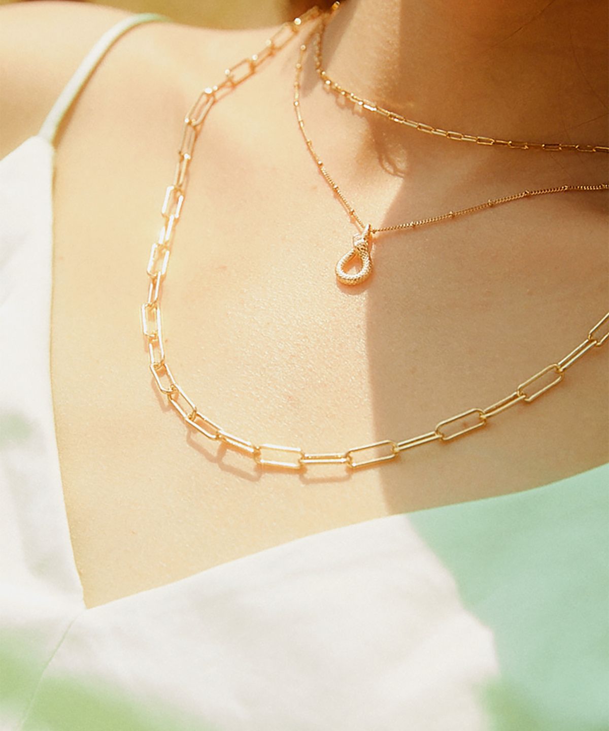 노이에블리테(NEUEBLUTE) Circle Snake Necklace