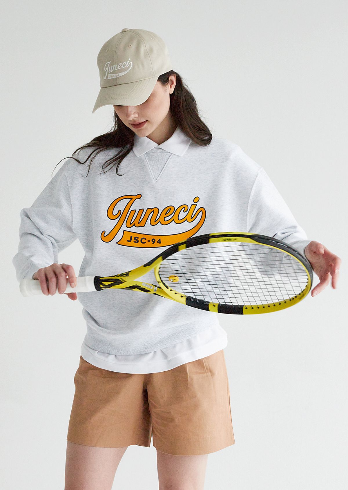 주네시 스포츠 클럽(JUNECI SPORTS CLUB) 주네시 레터링 볼캡 (Beige)