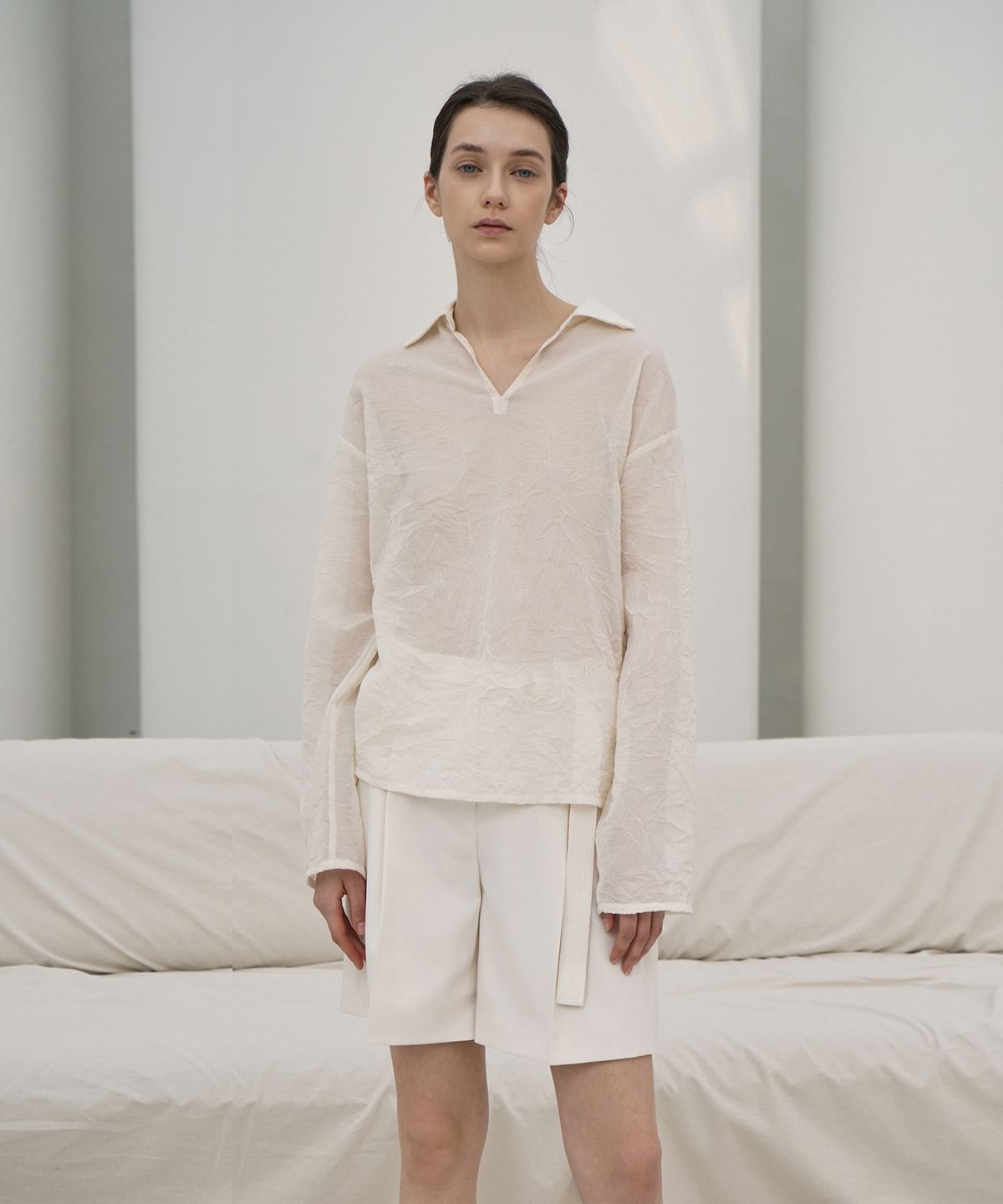 리이(RE RHEE) CRINKLED COTTON SHEER BLOUSE TOP