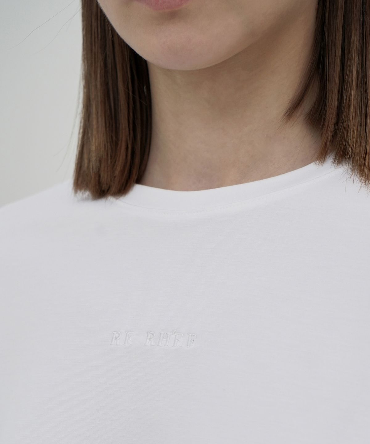 리이(RE RHEE) LOGO EMBORIDERED RELAXED FIT T SHIRT