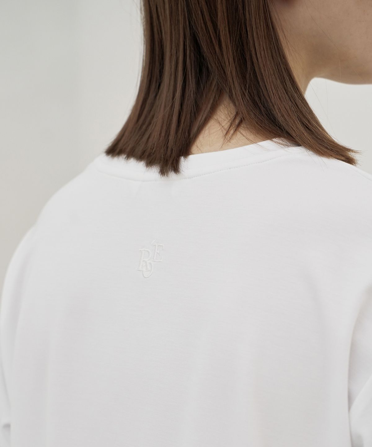 리이(RE RHEE) LOGO EMBORIDERED RELAXED FIT T SHIRT