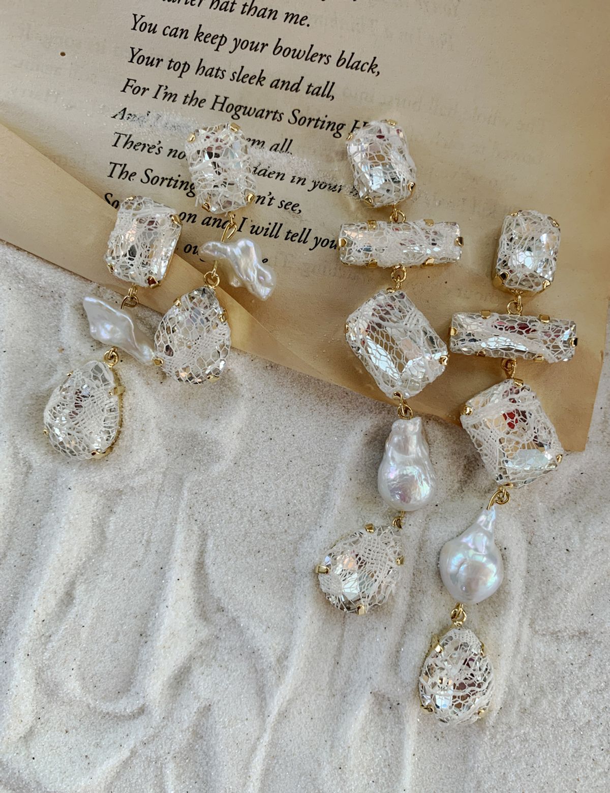 오브라비쉬에(OF-LAVISHE) East Europe Vintage Lace Overlay Pearl Earrings _ 빈티지 레이스 볼드 진주귀걸이