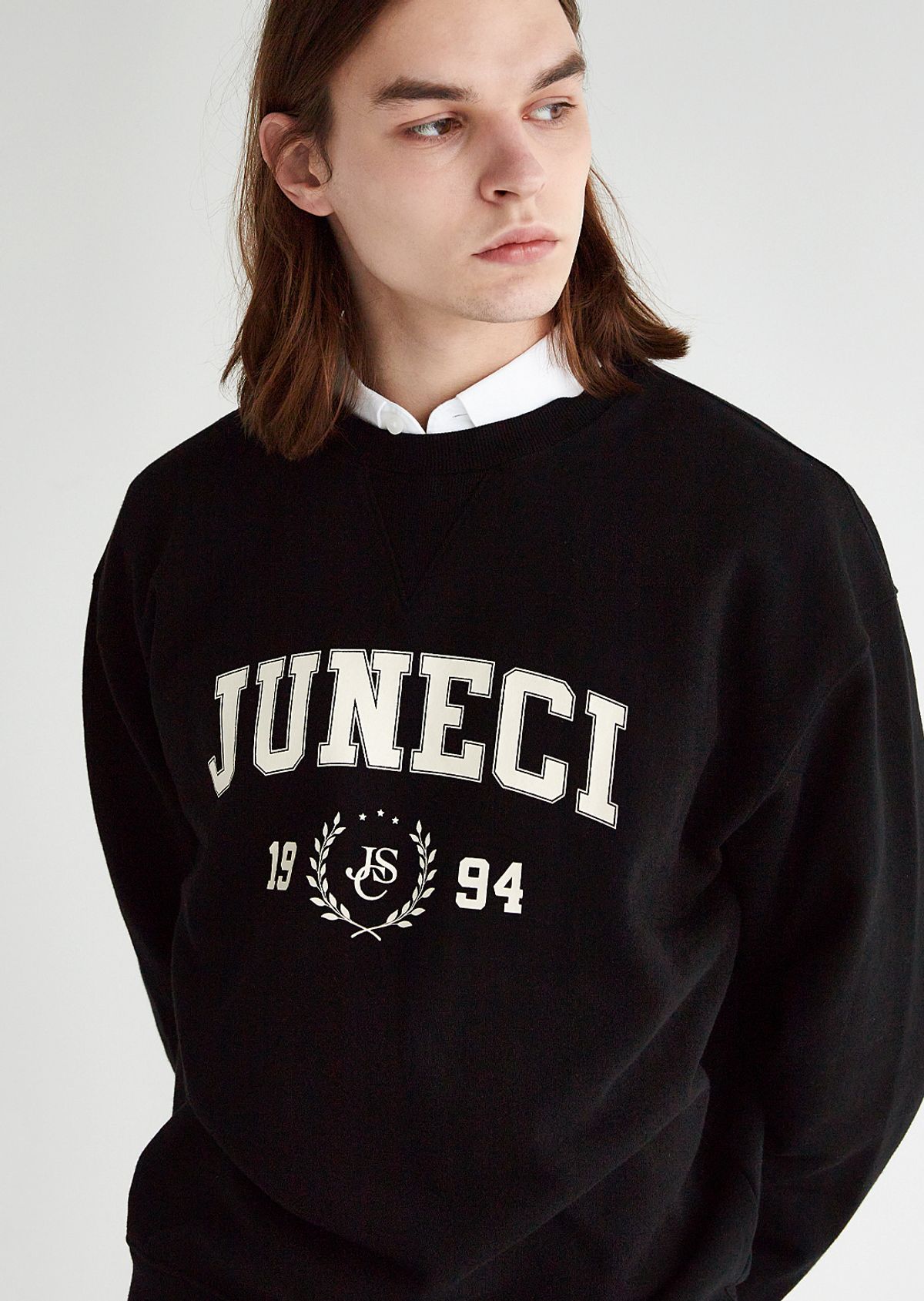 주네시 스포츠 클럽(JUNECI SPORTS CLUB) JSC Uniform 스웨트셔츠 남성용 (Black)