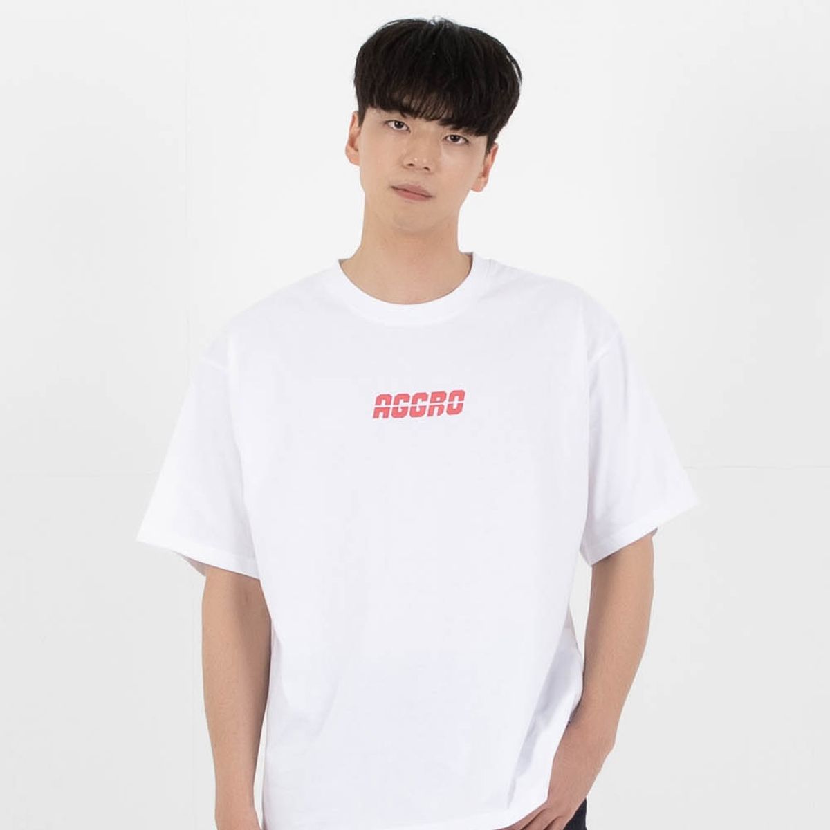 어그로(AGGRO) 컬러풀 로고 티셔츠 WHITE