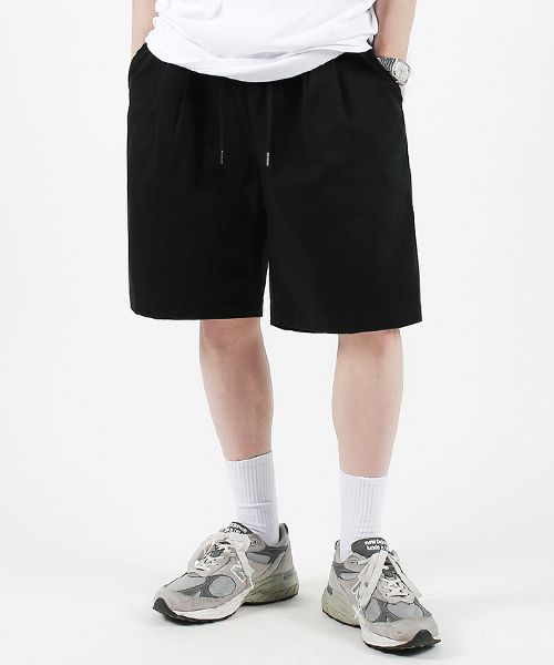 【massnoun】TWO TUCK WIDE SHORT PANTS TWO TUCK WIDE SHORTS - MACHUS