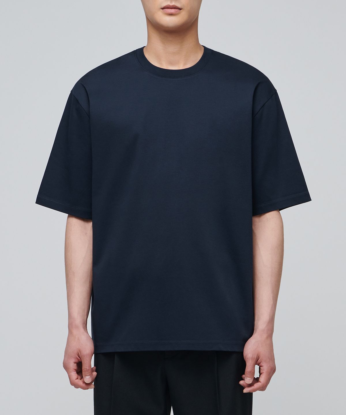 무신사 스탠다드(MUSINSA STANDARD) 실켓 릴렉스 핏 크루 넥 티셔츠 [네이비]