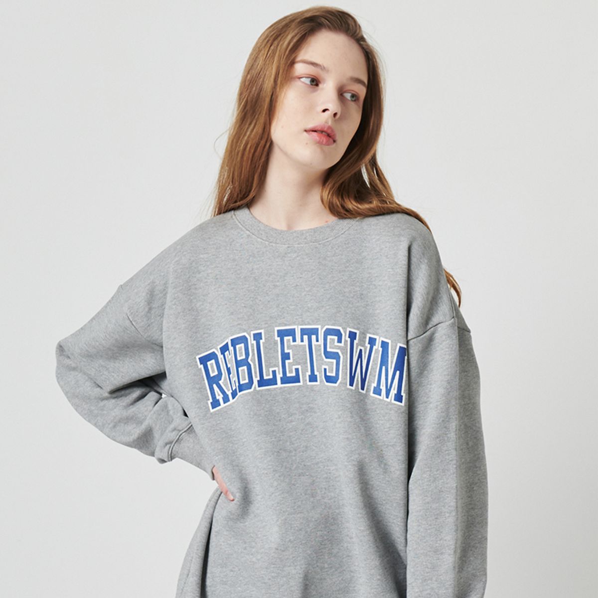 리블렛츠더블엠(REBLETSWM) 베이직 로고 맨투맨 그레이 BASIC LOGO SWEAT SHIRTS GRAY