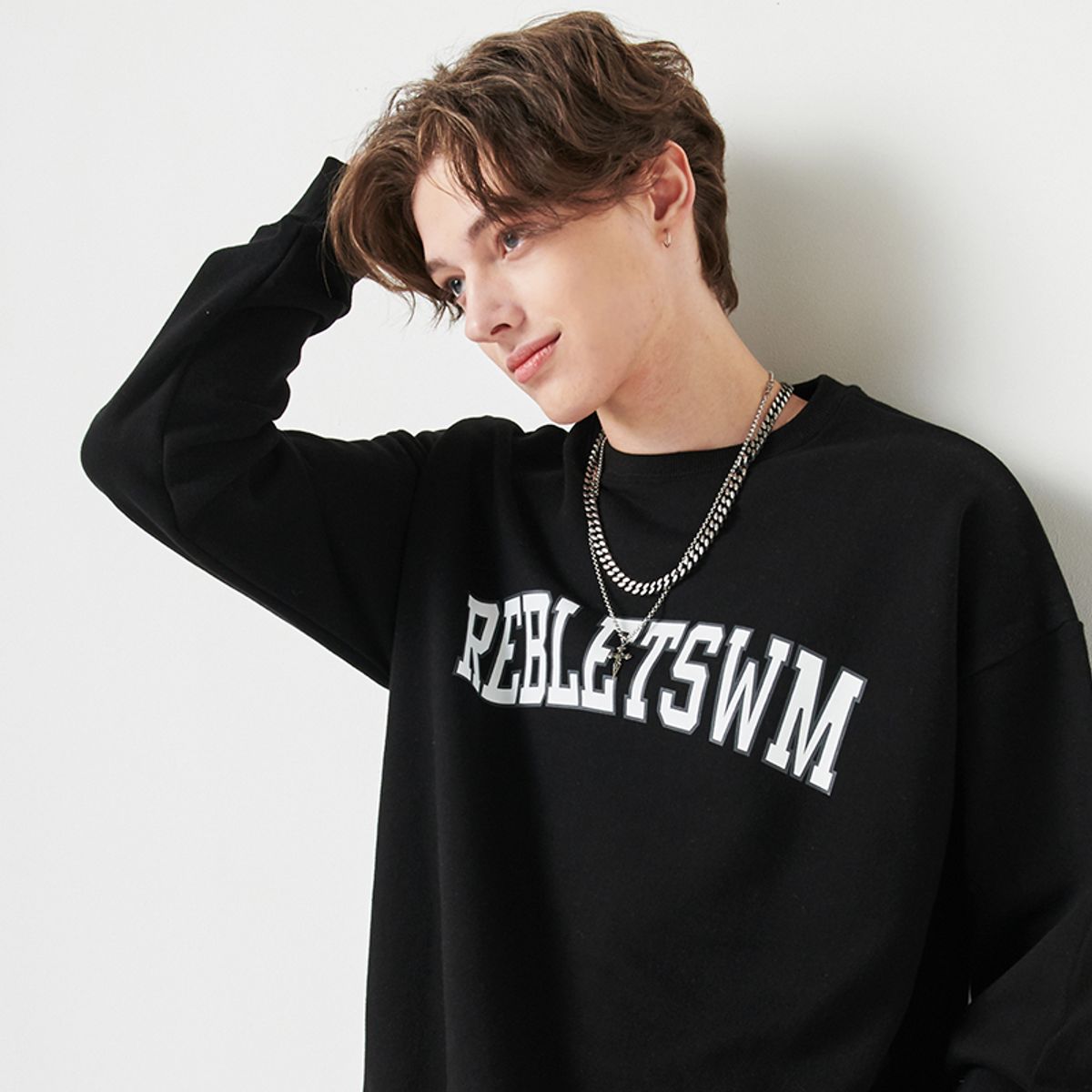 리블렛츠더블엠(REBLETSWM) 베이직 로고 맨투맨 블랙 BASIC LOGO SWEAT SHIRTS BLACK
