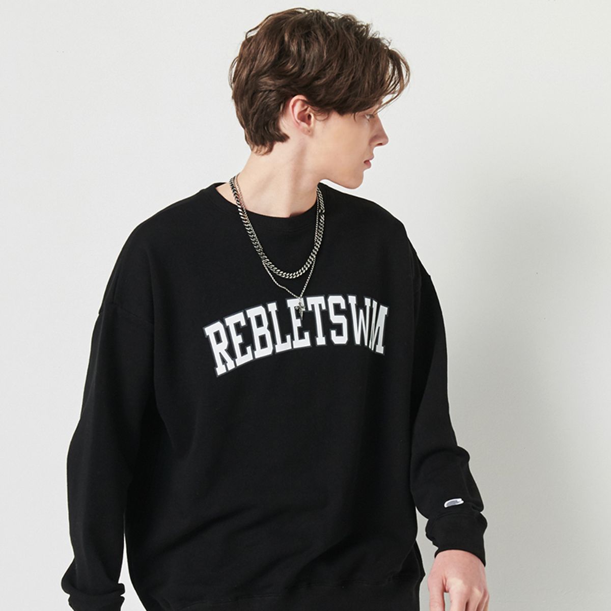 리블렛츠더블엠(REBLETSWM) 베이직 로고 맨투맨 블랙 BASIC LOGO SWEAT SHIRTS BLACK
