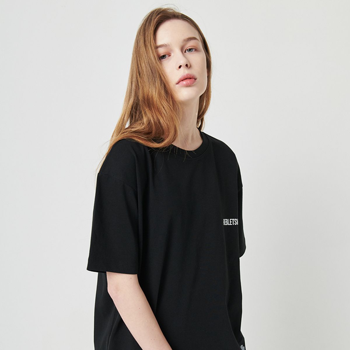 리블렛츠더블엠(REBLETSWM) 베이직 로고 반팔티 블랙 BASIC LOGO T-SHIRTS BLACK