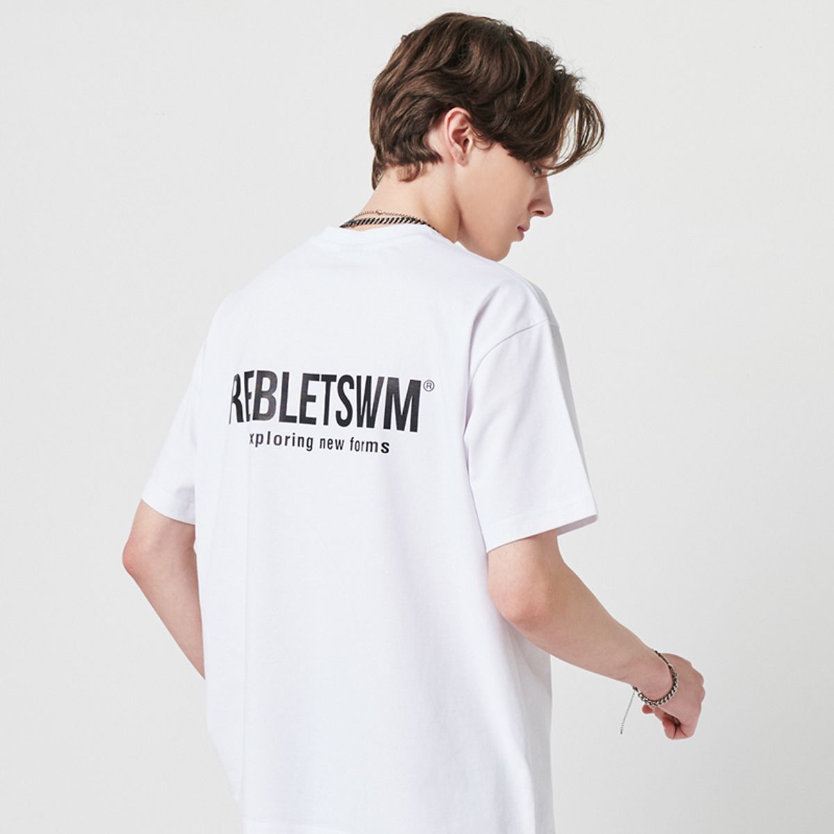 리블렛츠더블엠(REBLETSWM) 베이직 로고 반팔티 화이트 BASIC LOGO T-SHIRTS WHITE