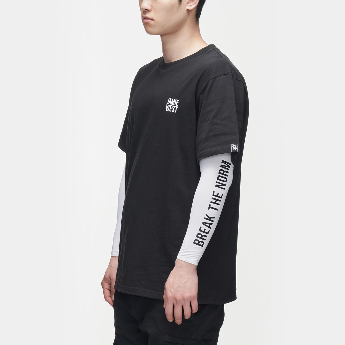 제이미웨스트(JAMIE WEST) 레터링 암밴드 (화이트)