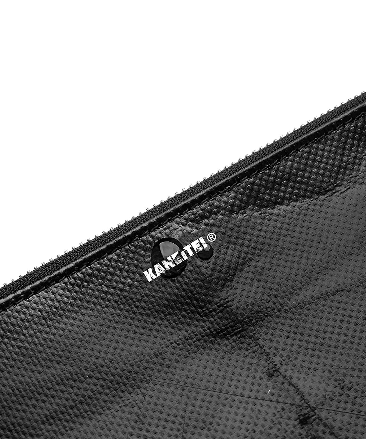 카네이테이(KANEITEI) TIGER FLAT POUCH S (BLACK) / UPCYCLED