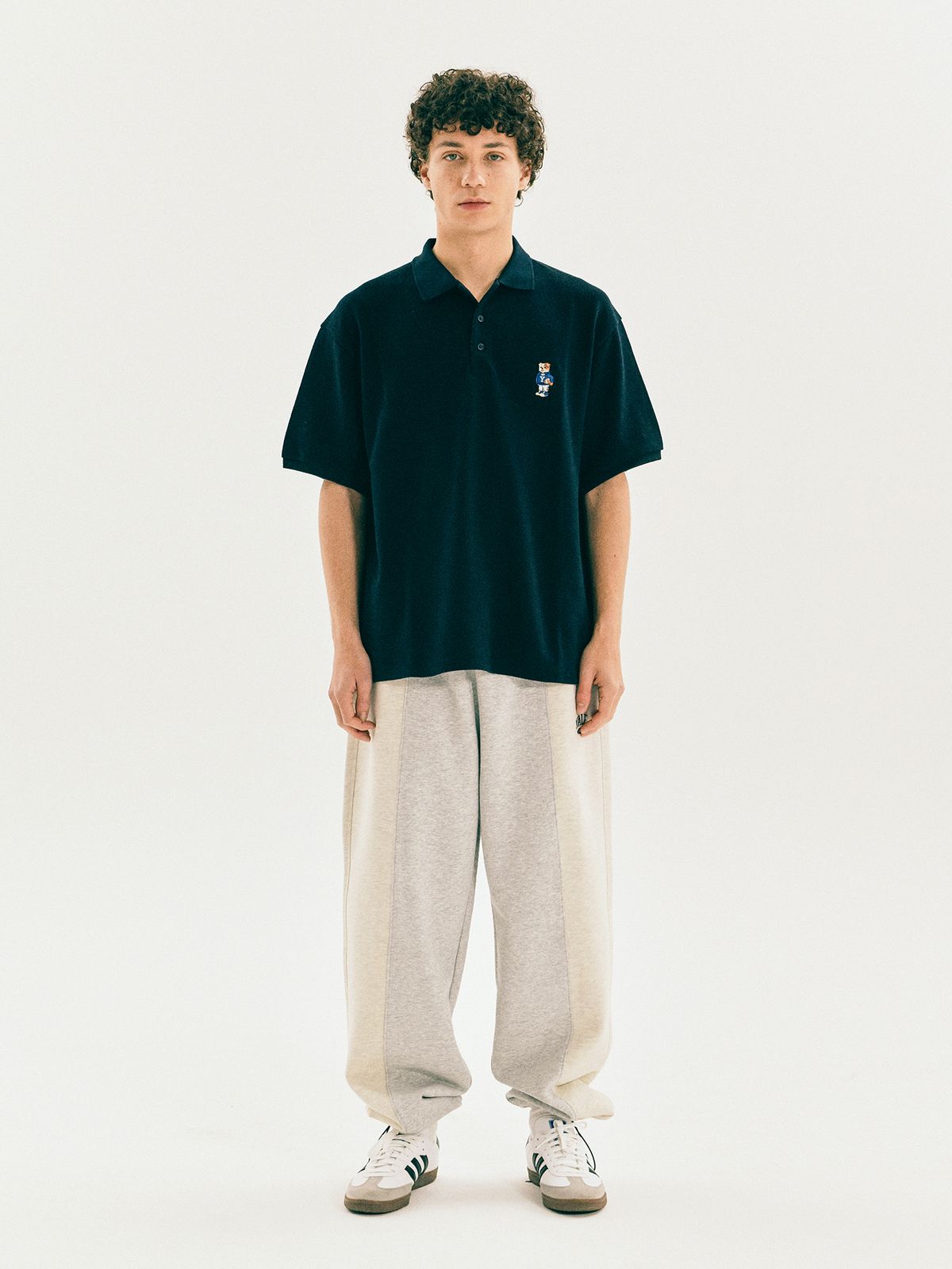 예일(YALE) EMBROIDERY DAN PK SHIRT BLACK