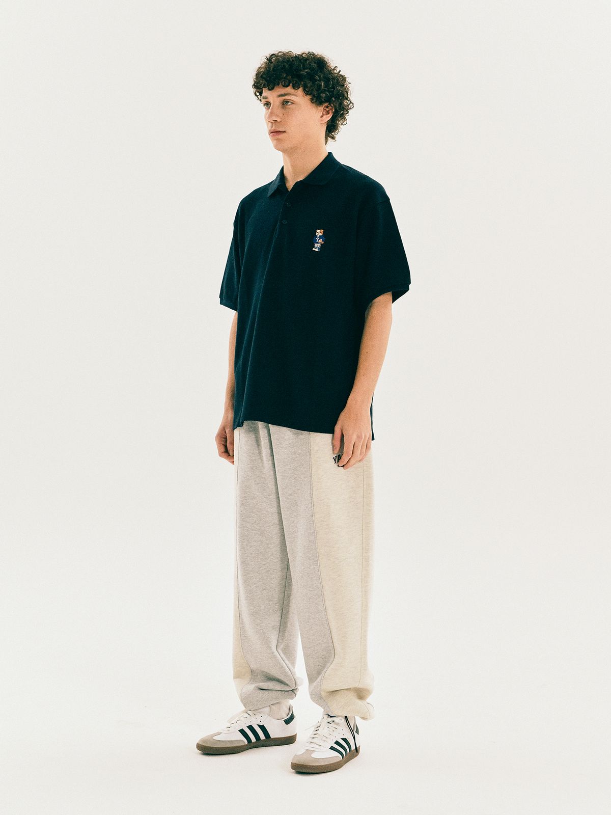 예일(YALE) EMBROIDERY DAN PK SHIRT BLACK